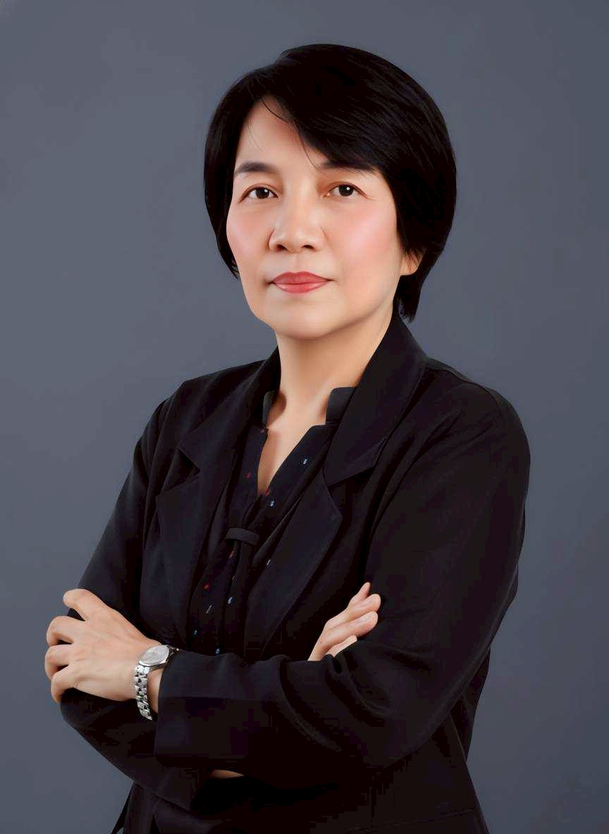 Ms. Chaweewan Rattanamit